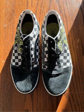 Vans Ward Dino Checkerboard Skate Shoes ft. Neon Green T-Rex Skeleton Size 6